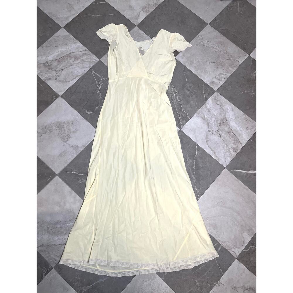 Vintage 1930's/40's Nightgown XS Ivory Lace Embroidered - Picture 3 of 4